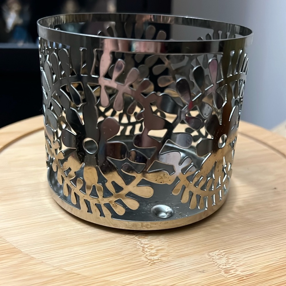 Slatkin& co candle holder